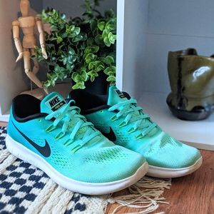 Women's Nike Free Run Shoes